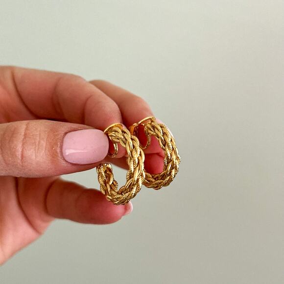 Twisted Chain Hoop Clip-On Gold Earrings - Picture 1 of 4